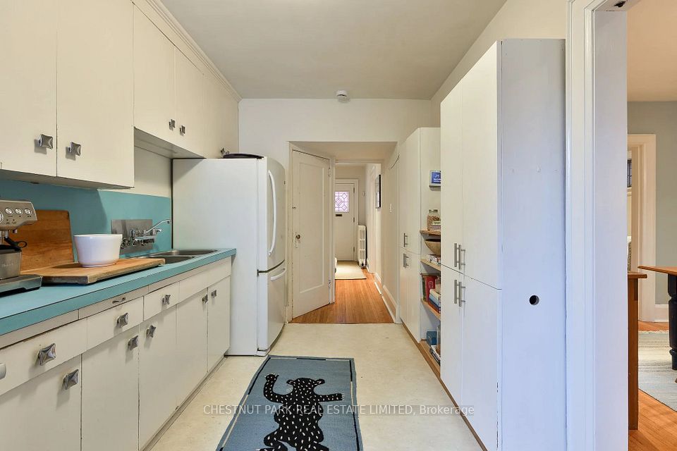 127 Albertus Avenue, Toronto, ON M4R 1J6 13