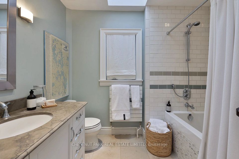 127 Albertus Avenue, Toronto, ON M4R 1J6 18