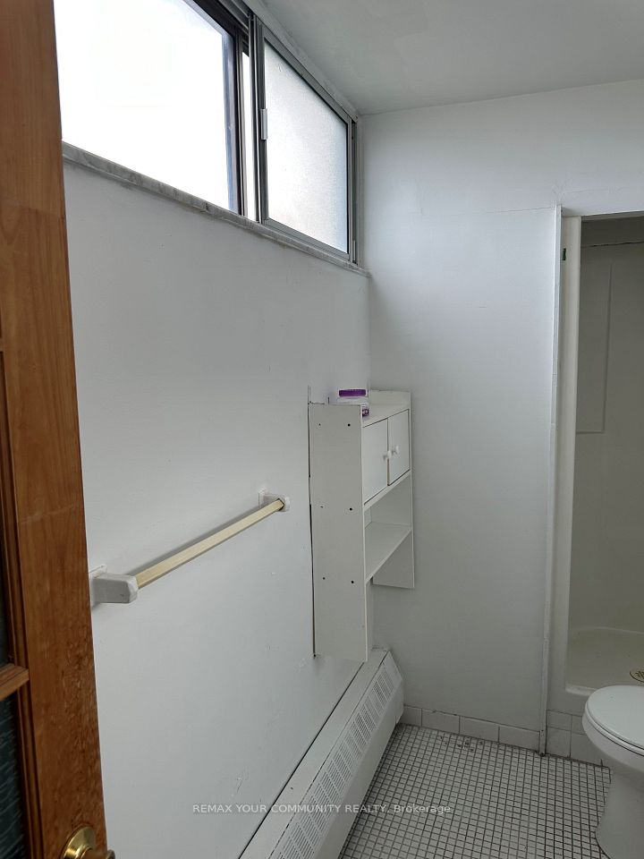 15 Vicora Linkway 1603, Toronto, ON M3C 1A9 5