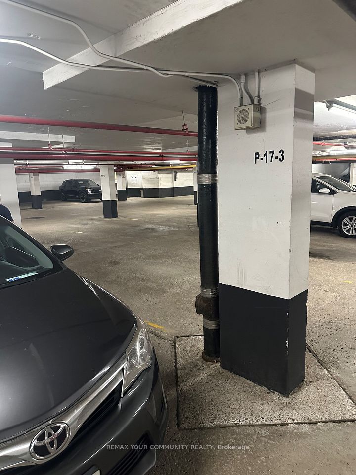 15 Vicora Linkway 1603, Toronto, ON M3C 1A9 16