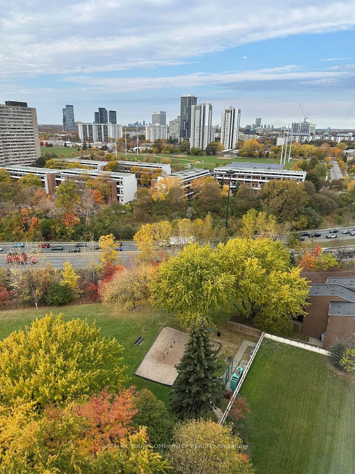 15 Vicora Linkway 1603, Toronto, ON M3C 1A9 10