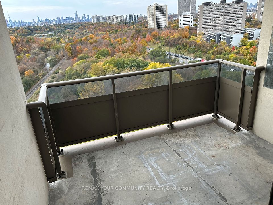 15 Vicora Linkway 1603, Toronto, ON M3C 1A9 8