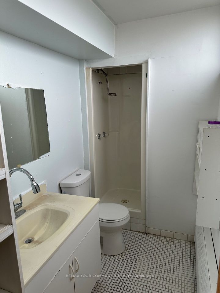 15 Vicora Linkway 1603, Toronto, ON M3C 1A9 7