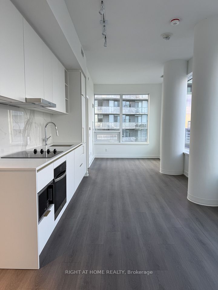 8 Wellesley Street W LP08, Toronto, ON M4Y 0J5 7