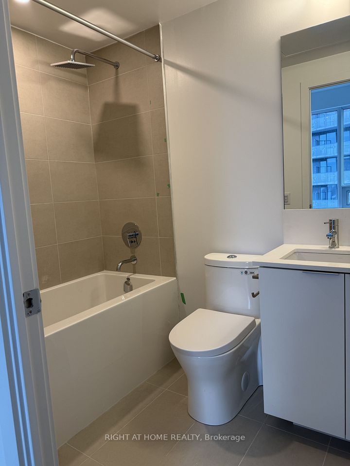 8 Wellesley Street W LP08, Toronto, ON M4Y 0J5 5