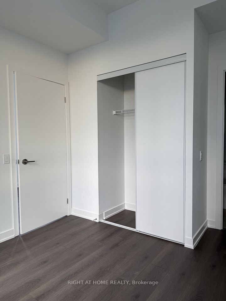 8 Wellesley Street W LP08, Toronto, ON M4Y 0J5 6
