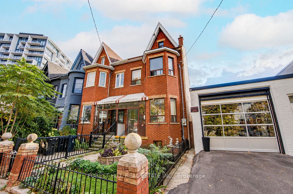 Semi-Detached  at 121 Niagara Street, Toronto, ON M5V 1C7