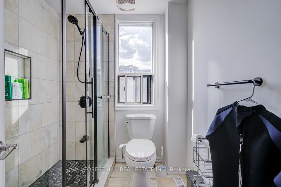 121 Niagara Street, Toronto, ON M5V 1C7 18