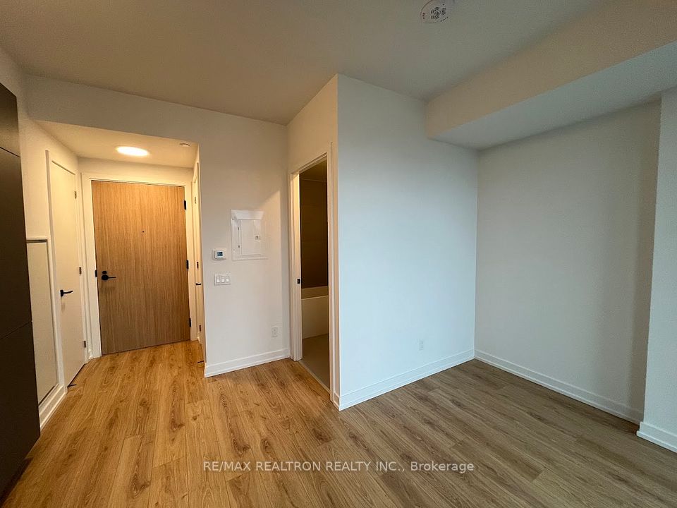 35 Parliament Street 1409, Toronto, ON M5A 0Z5 23
