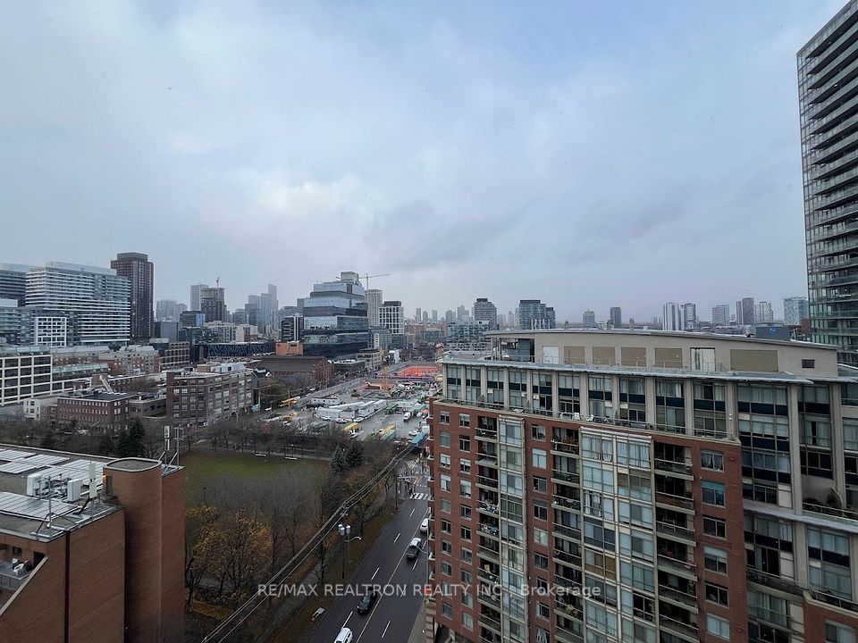35 Parliament Street 1409, Toronto, ON M5A 0Z5 15