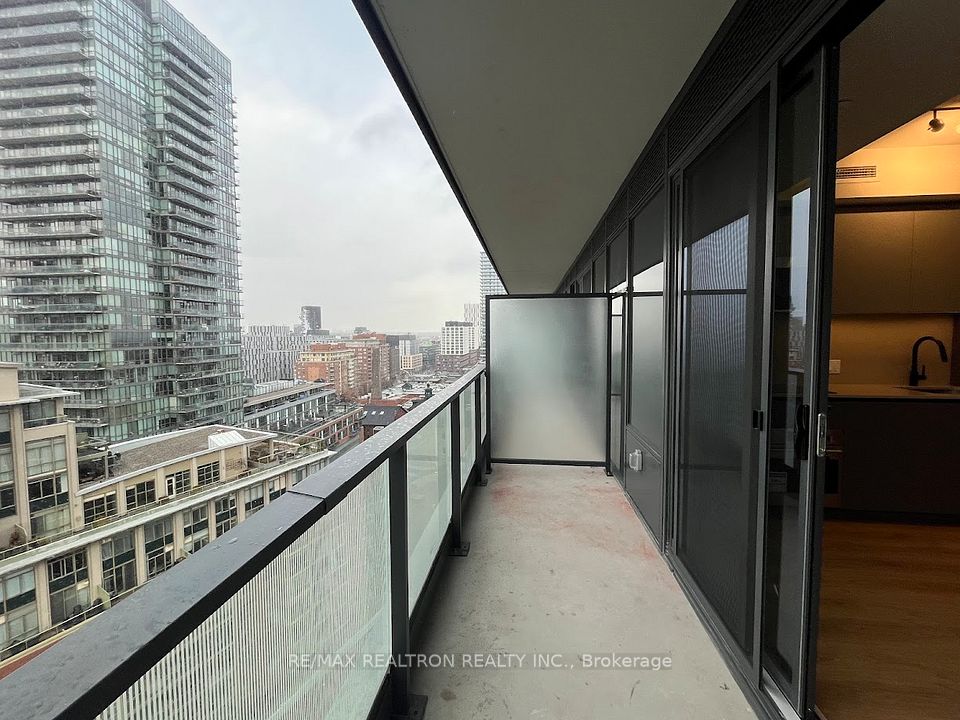 35 Parliament Street 1409, Toronto, ON M5A 0Z5 20