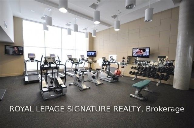 25 Capreol Court 3906, Toronto, ON M5V 3Z7 4