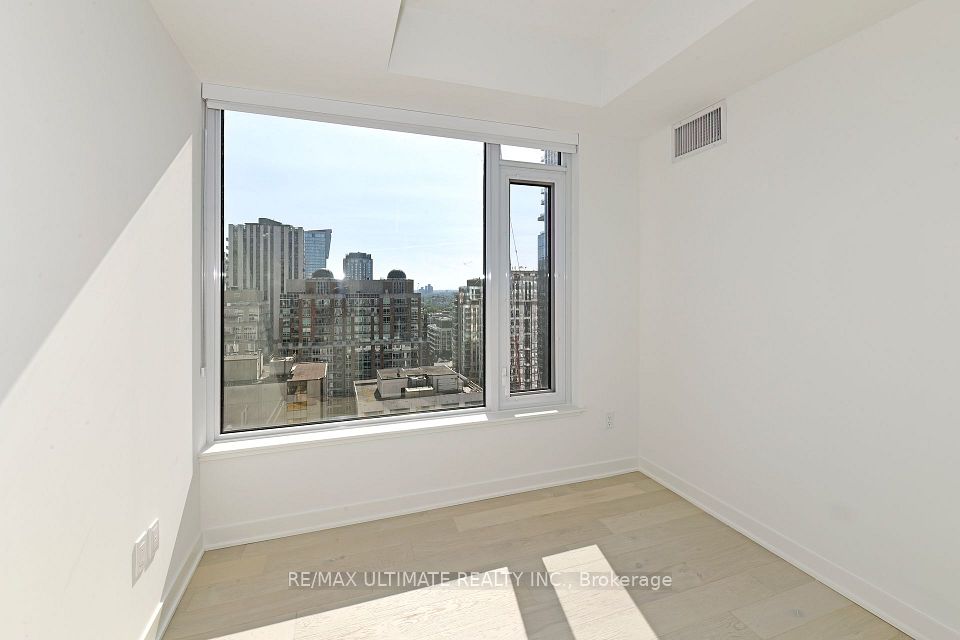 11 Yorkville Avenue 1713, Toronto, ON M4W 0B7 13