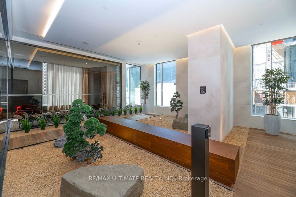 11 Yorkville Avenue 1713, Toronto, ON M4W 0B7 21