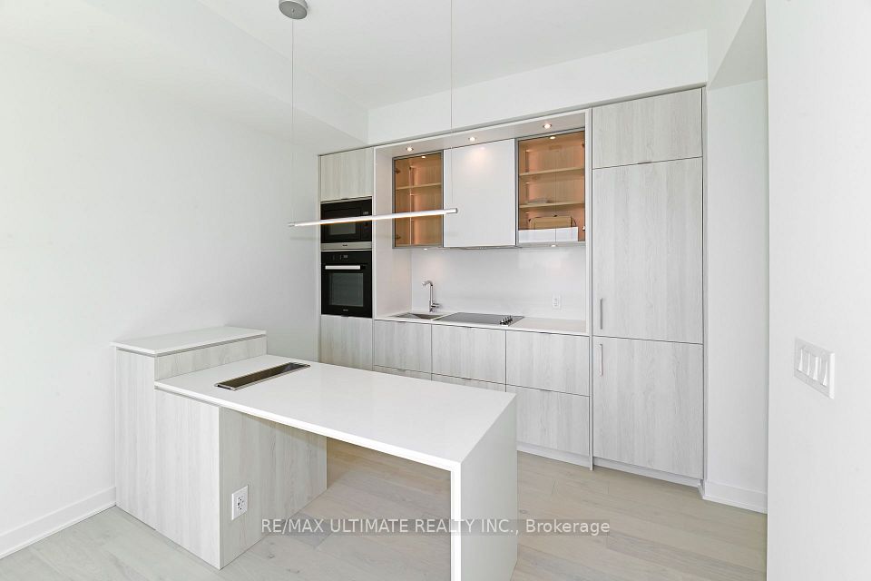 11 Yorkville Avenue 1713, Toronto, ON M4W 0B7 10