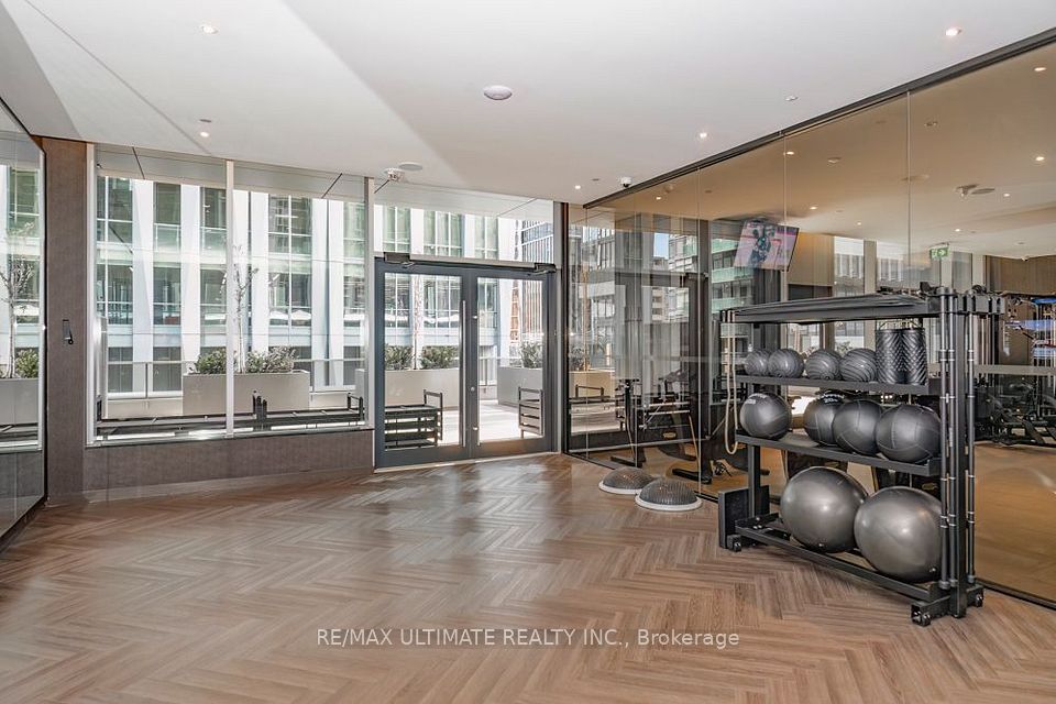 11 Yorkville Avenue 1713, Toronto, ON M4W 0B7 16
