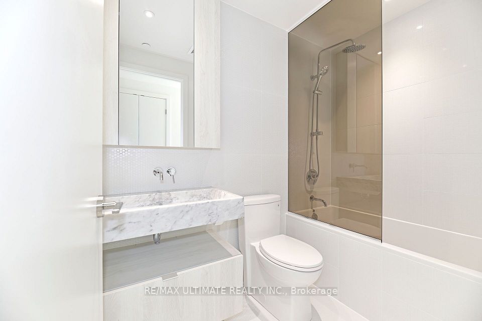 11 Yorkville Avenue 1713, Toronto, ON M4W 0B7 14