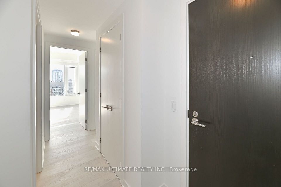 11 Yorkville Avenue 1713, Toronto, ON M4W 0B7 8