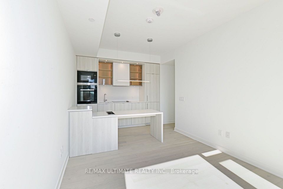 11 Yorkville Avenue 1713, Toronto, ON M4W 0B7 9