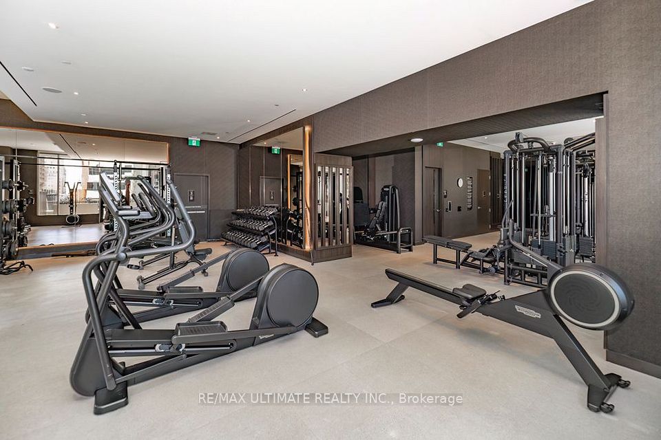 11 Yorkville Avenue 1713, Toronto, ON M4W 0B7 18