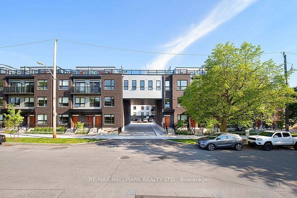 15 Brenthall Avenue 6, Toronto, ON M2R 0B3 12