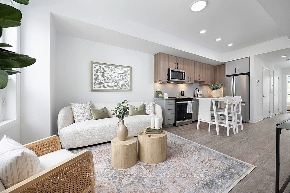 15 Brenthall Avenue 6, Toronto, ON M2R 0B3 6