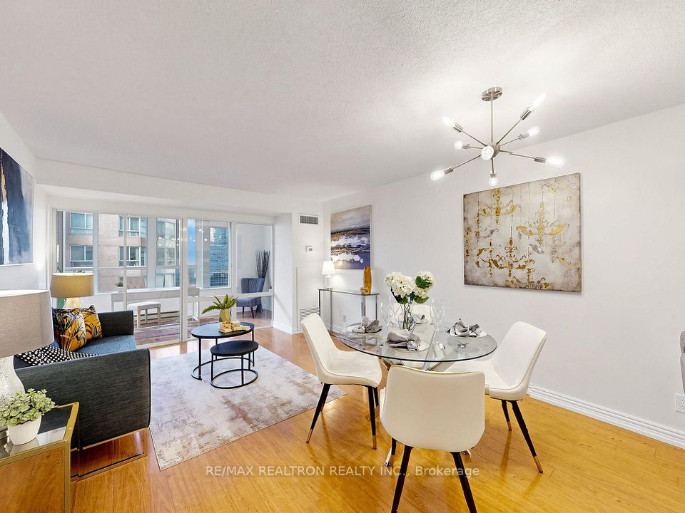 Condo Apartment at 711 Bay Street 1811, Toronto, ON M5G 2J8