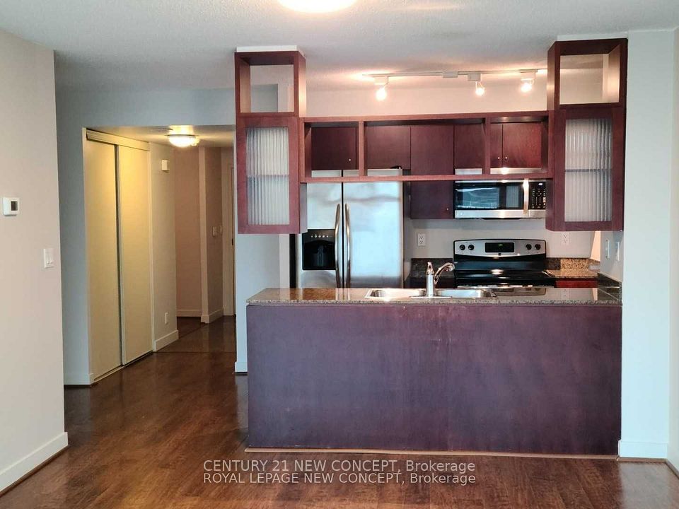 397 Front Street W 811, Toronto, ON M5V 3S1 5