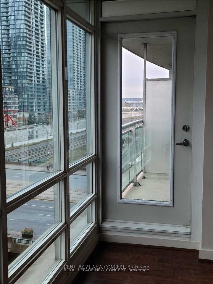 397 Front Street W 811, Toronto, ON M5V 3S1 13