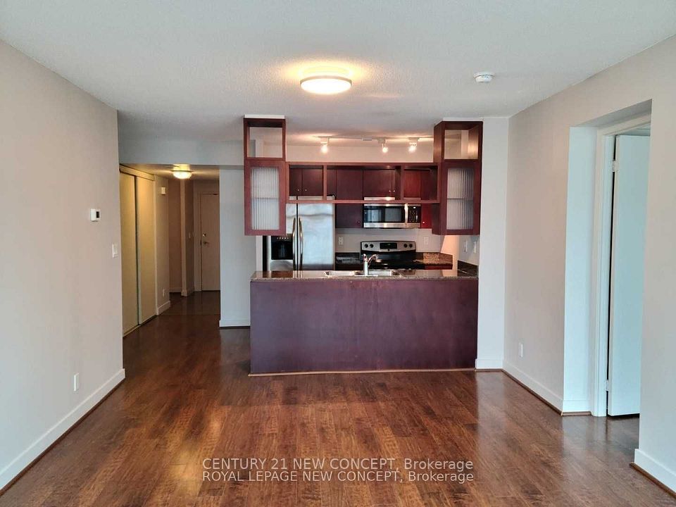 397 Front Street W 811, Toronto, ON M5V 3S1 4