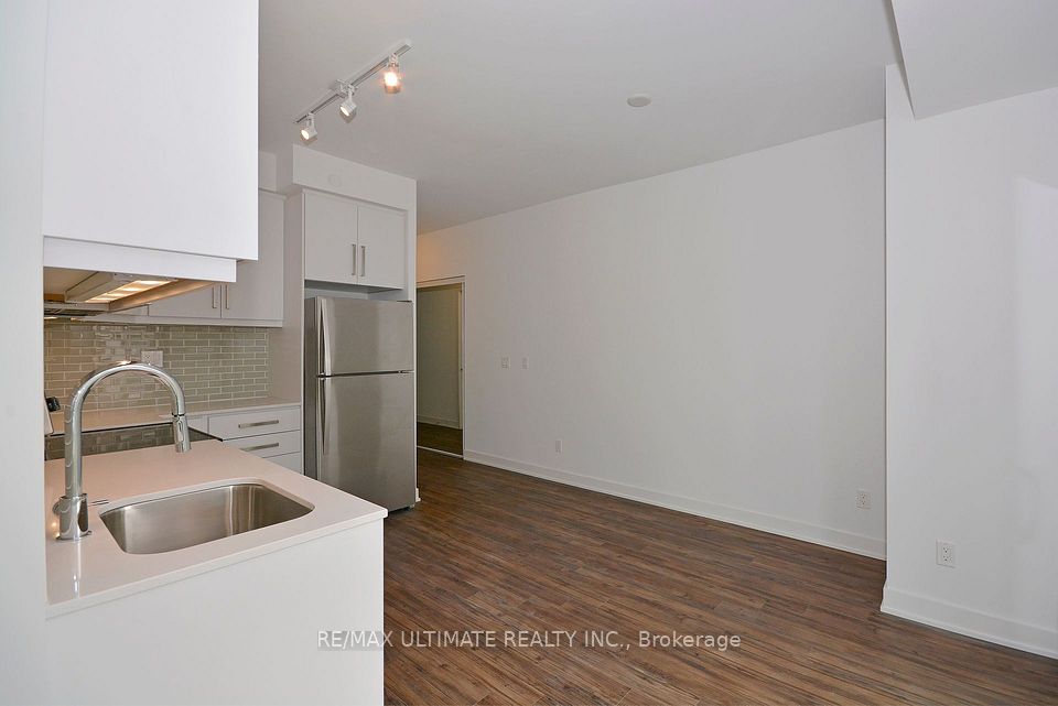 5180 Yonge Street 601, Toronto, ON M2N 5P6 3