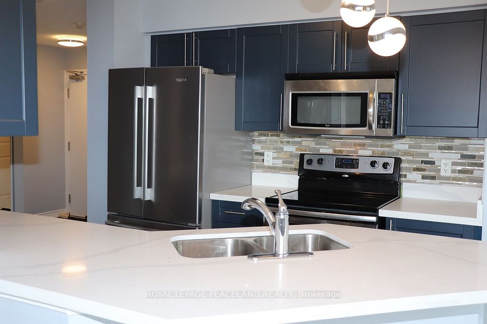 872 Sheppard Ave West Avenue W 502, Toronto, ON M3H 2T5 11