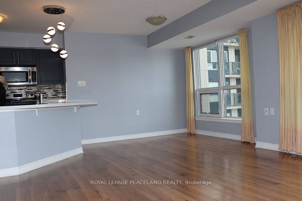 872 Sheppard Ave West Avenue W 502, Toronto, ON M3H 2T5 7