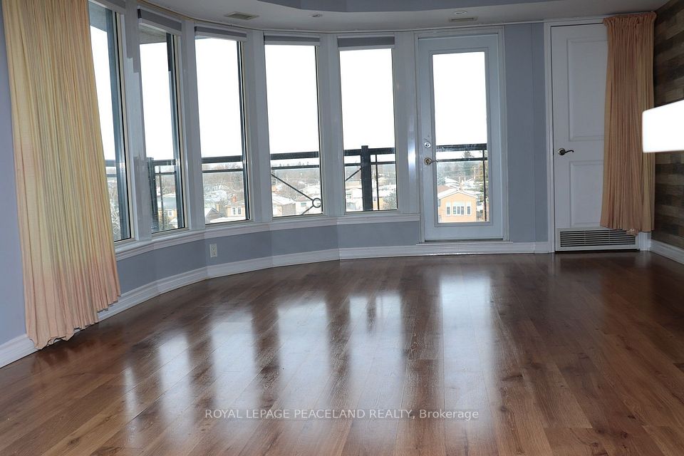 872 Sheppard Ave West Avenue W 502, Toronto, ON M3H 2T5 3