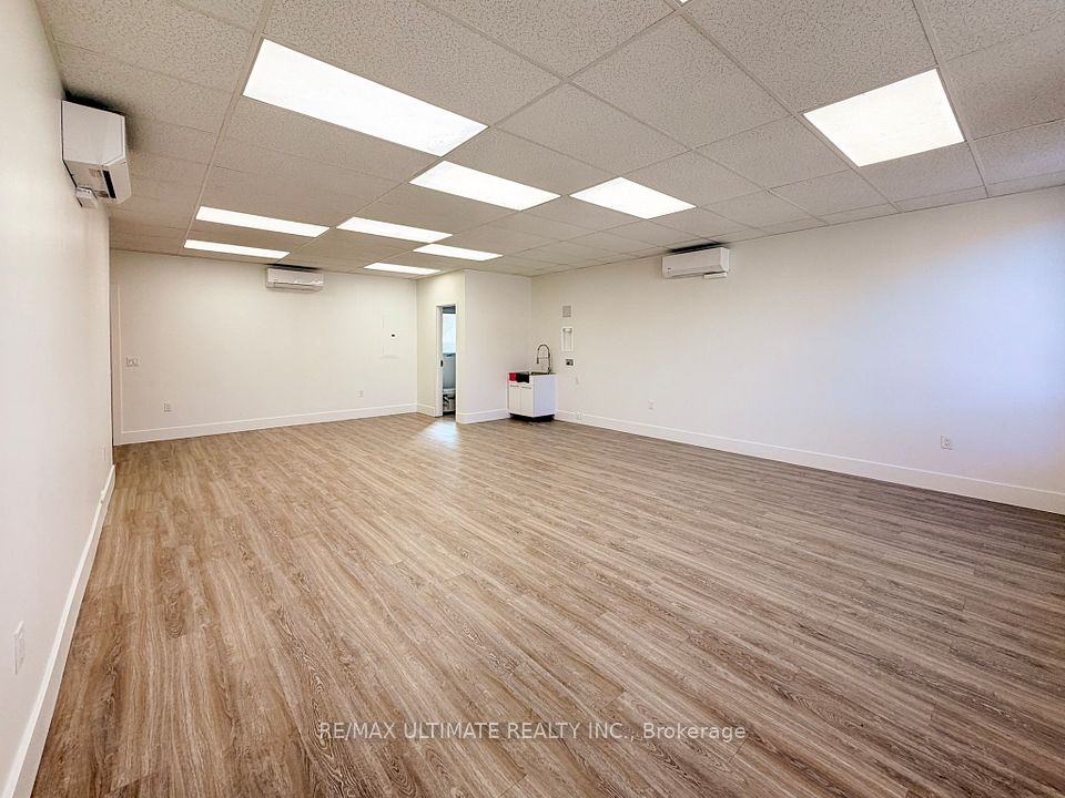 617A Bloor Street, Toronto, ON M6G 1K8 6