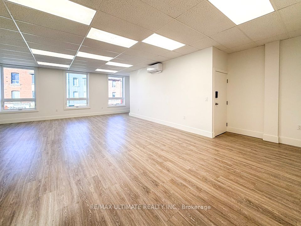 617A Bloor Street, Toronto, ON M6G 1K8 5