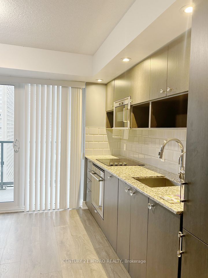 89 Mcgill Street 1401, Toronto, ON M5B 0B1 3