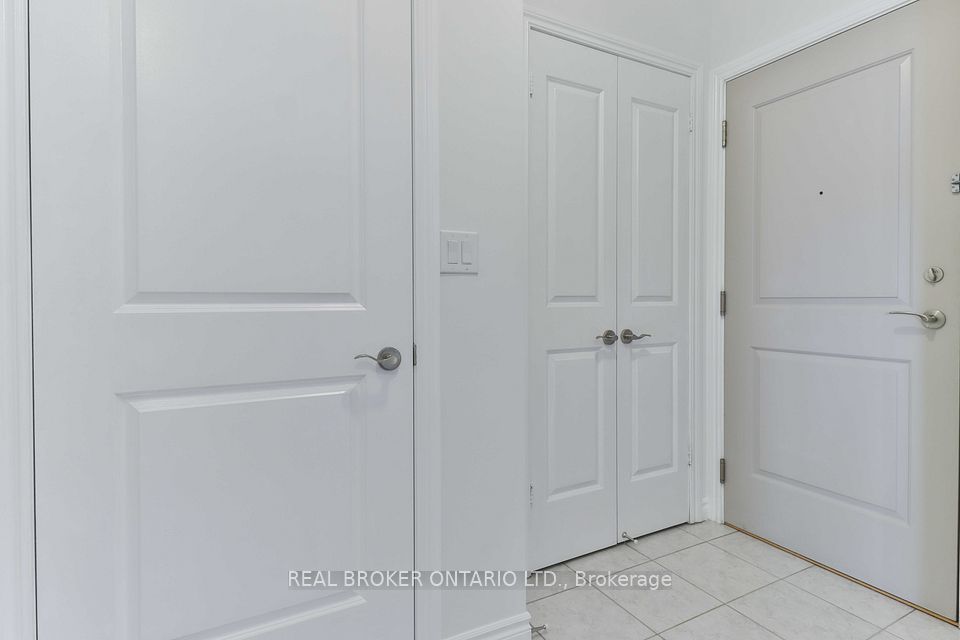 135 Wynford Drive 1505, Toronto, ON M3C 0J4 3