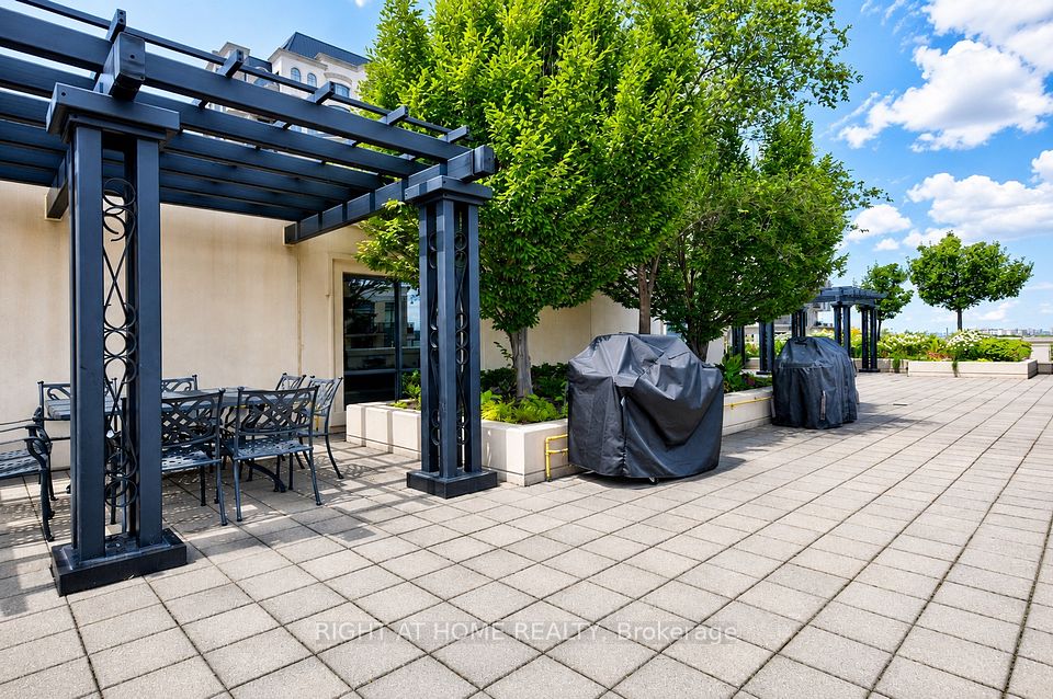 650 Sheppard Avenue E 403, Toronto, ON M2K 3E4 15