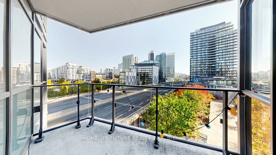 50 Bruyeres Mews 1005, Toronto, ON M5V 0H8 24