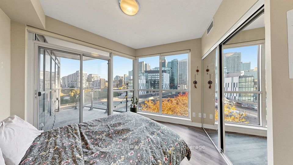 50 Bruyeres Mews 1005, Toronto, ON M5V 0H8 21
