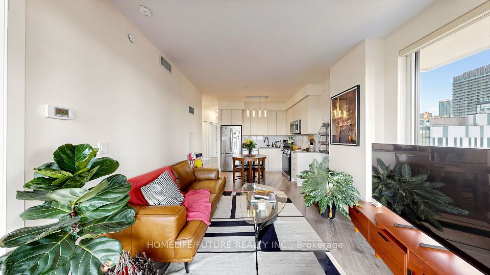 50 Bruyeres Mews 1005, Toronto, ON M5V 0H8 9