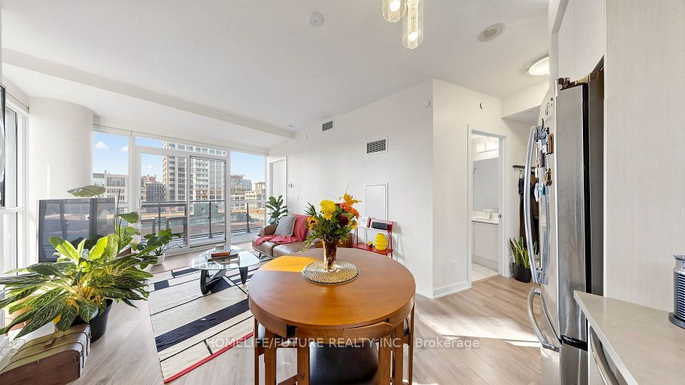 50 Bruyeres Mews 1005, Toronto, ON M5V 0H8 15