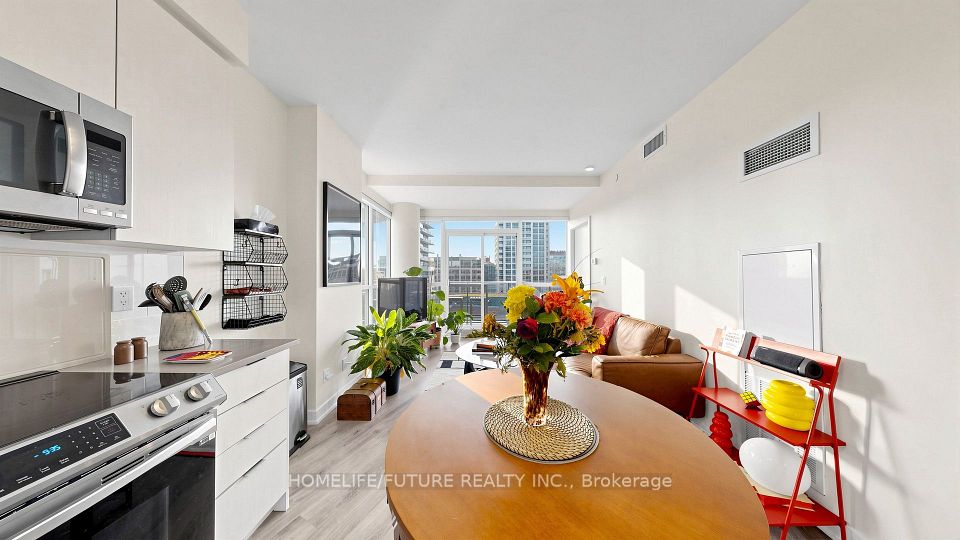 50 Bruyeres Mews 1005, Toronto, ON M5V 0H8 17