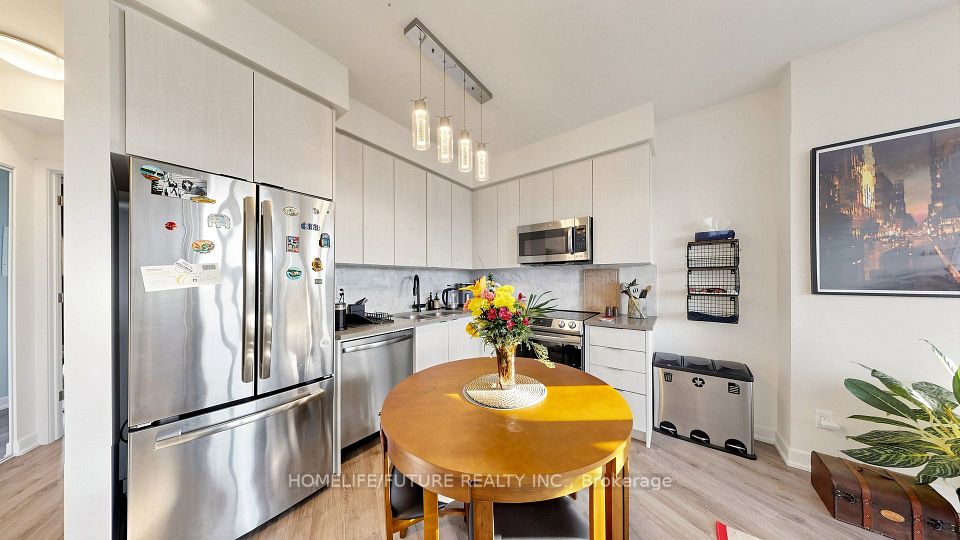 50 Bruyeres Mews 1005, Toronto, ON M5V 0H8 11