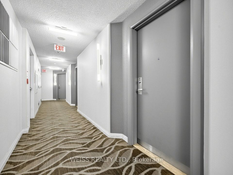 228 Queens Quay W, Toronto, ON M5J 2X1 24
