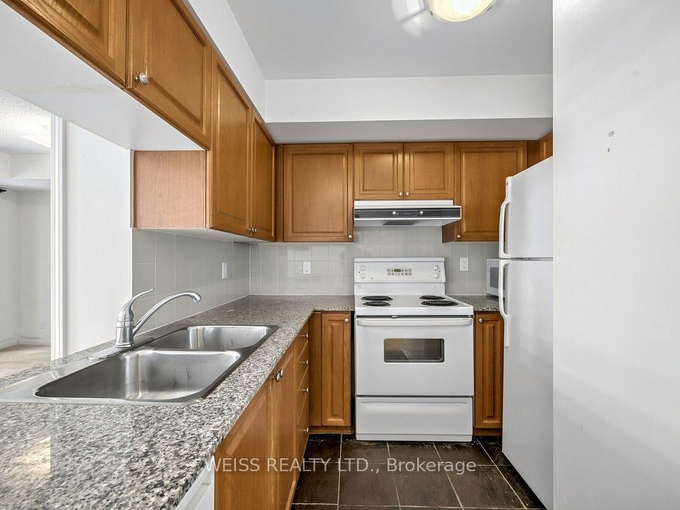 228 Queens Quay W, Toronto, ON M5J 2X1 11