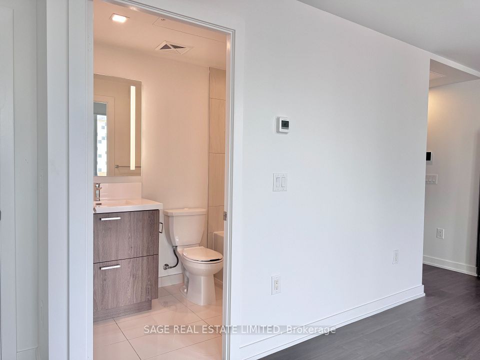50 McCaul Street 1105, Toronto, ON M5T 0B6 11