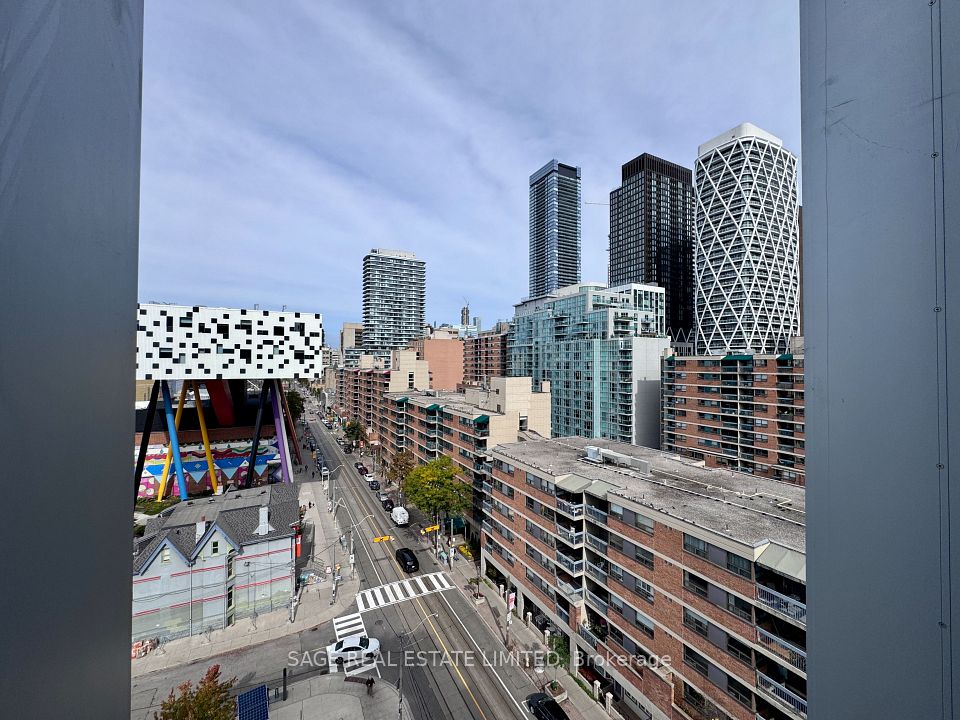 50 McCaul Street 1105, Toronto, ON M5T 0B6 20