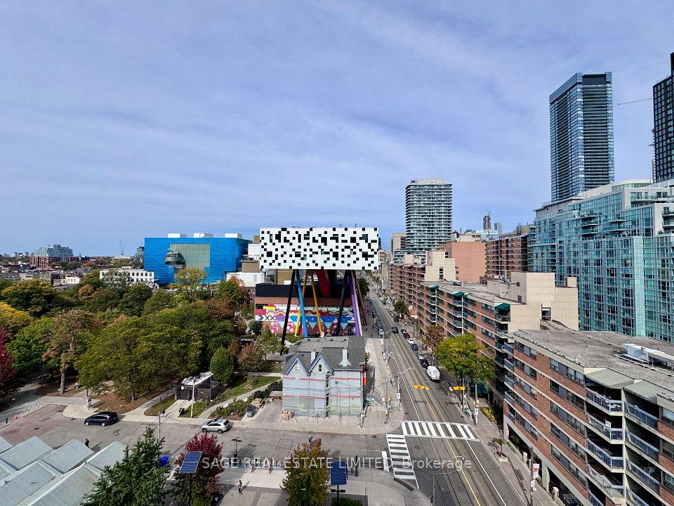 50 McCaul Street 1105, Toronto, ON M5T 0B6 21